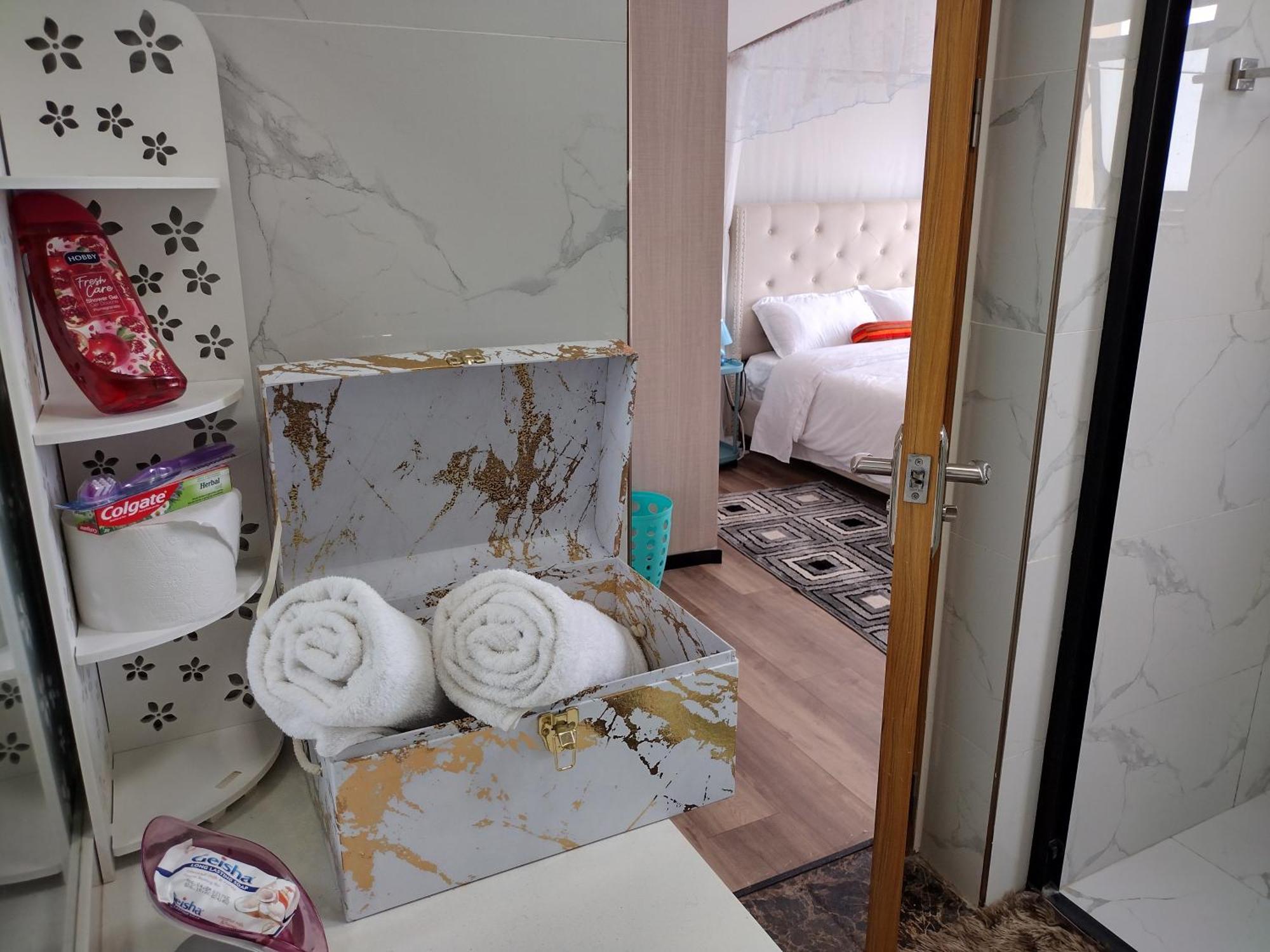 Mlolongo Lenayan Park View B&B 외부 사진